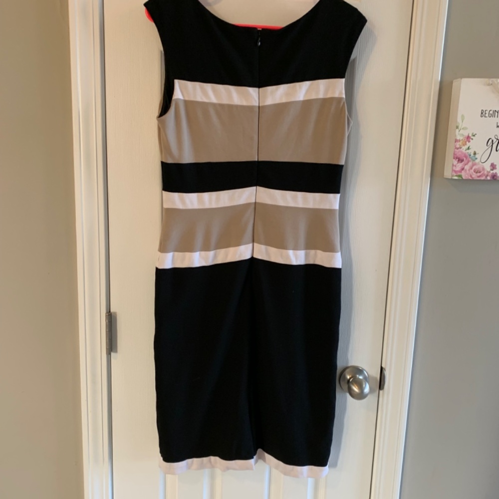 Whbm Color Block Body Con Zippered Back Sleeveles… - image 2